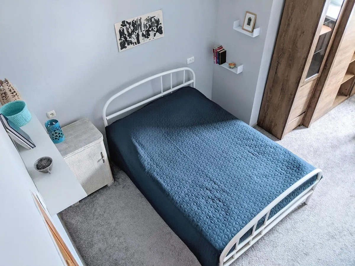 Entire 2-Bedroom Authentic Flat Киев