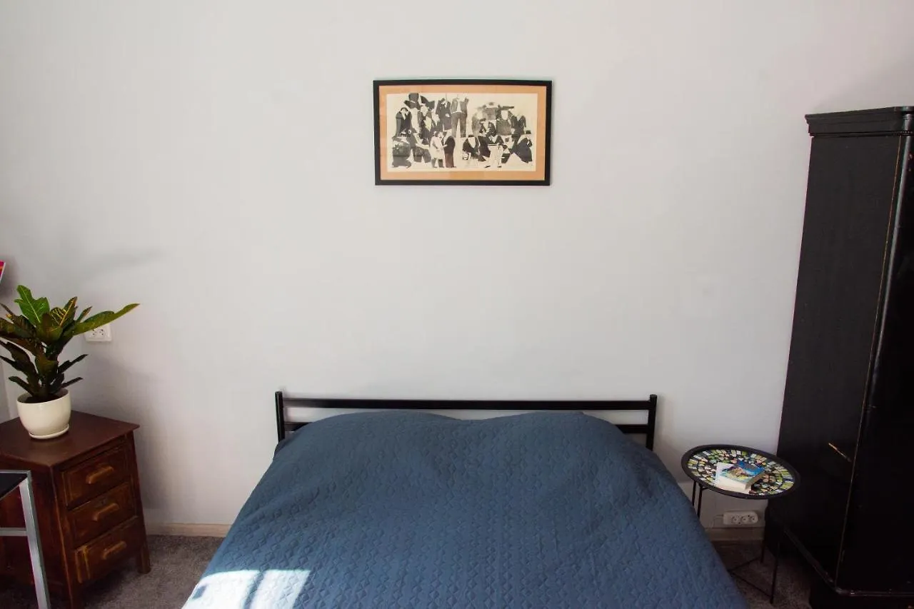 Entire 2-Bedroom Authentic Flat Киев Украина